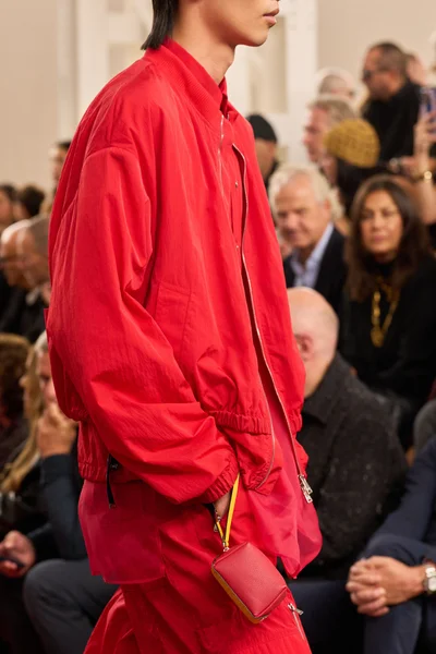 Look 80